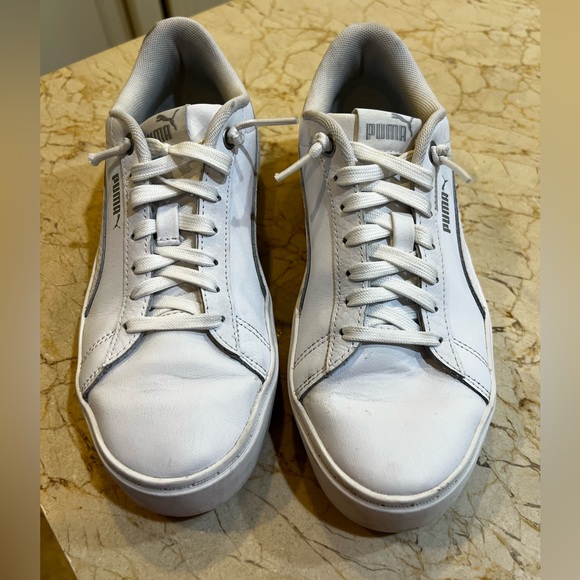 Women’s 8 Puma white on white Carina sneakers - Picture 2 of 4